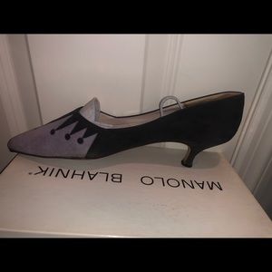 MANOLO BLAHNIK purple suede kitten heels